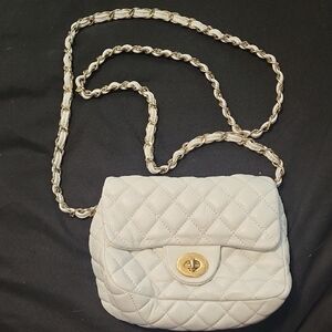 Elegant Cream Quilted Shoulder Bag